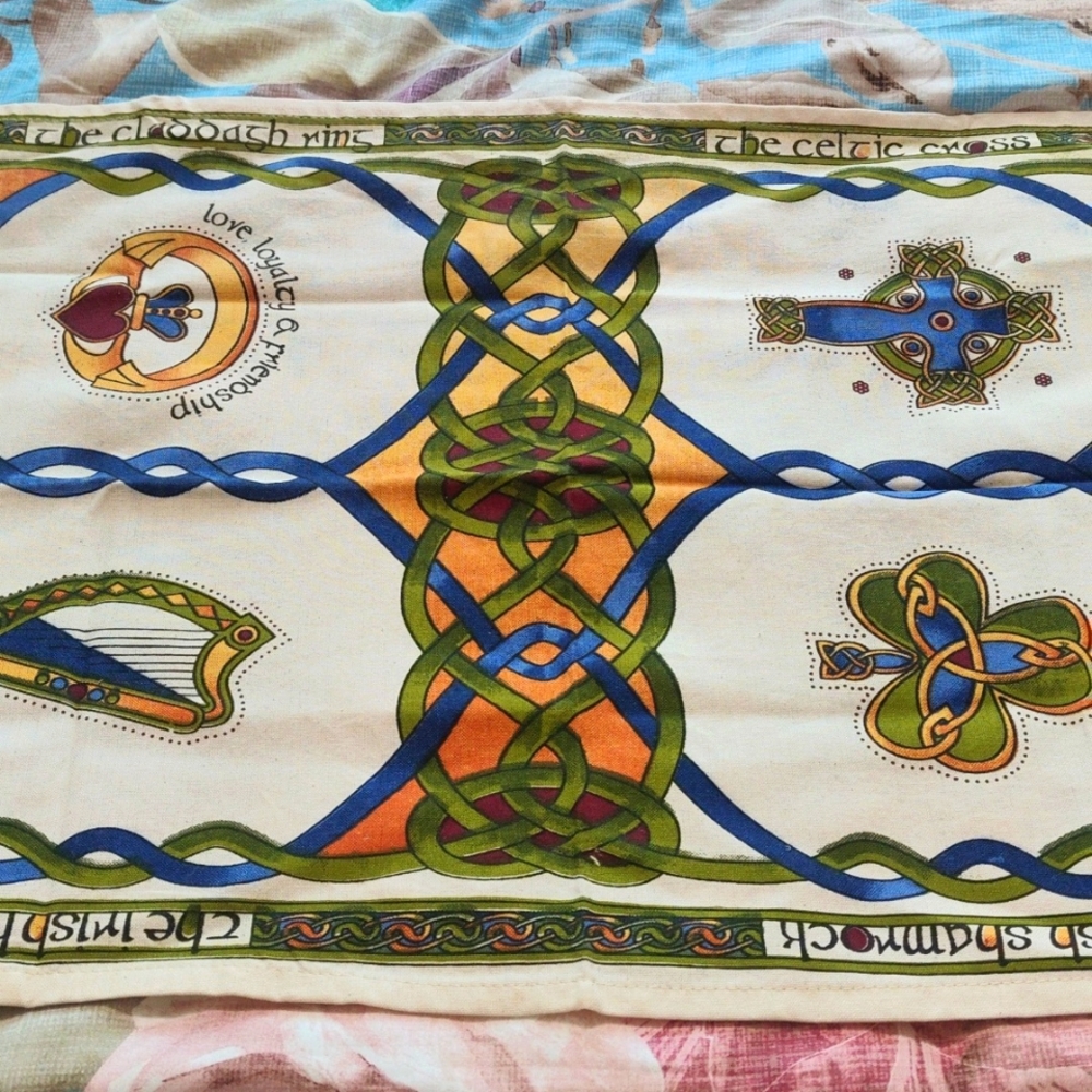 Tea Towel Emblems of Ireland 100% Cotton - New